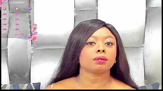 Snapshot of CamilaBenitez chatting on 06-11-26, 12:14 CamilaBenitez online show from 06-11-26, 12:14