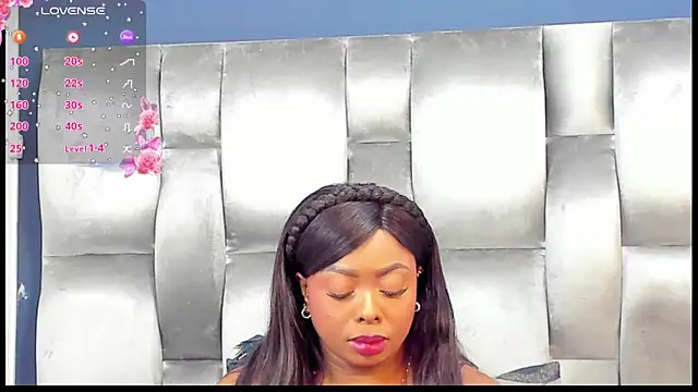 Snapshot of CamilaBenitez chatting on 06-15-26, 11:18 CamilaBenitez online show from 06-15-26, 11:18