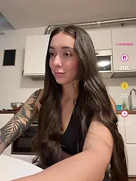 Snapshot of emiliasommer chatting on 06-02-26, 03:58 emiliasommer online show from 06-02-26, 03:58