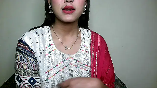 Snapshot of Princess_noorjahan chatting on 12-22-24, 07:31 Princess noorjahan online show from 12-22-24, 07:31