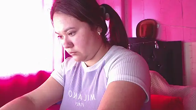 NikkiRous  online show from 04-19-26, 02:16