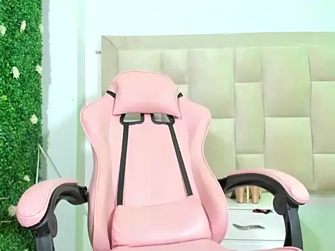 Milk anastasia online show from 12-14-24, 11:01