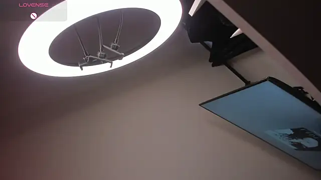 evaevanscute online show from 09-30-25, 10:48