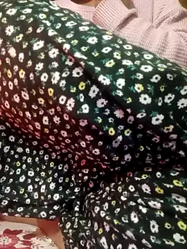 Snapshot of Im_Cute chatting on 01-07-25, 06:24 Im Cute online show from 01-07-25, 06:24