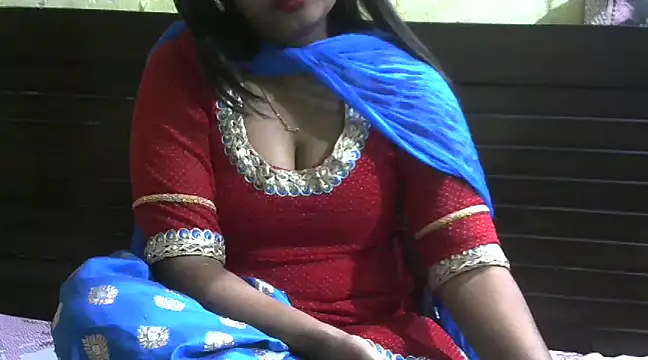 Snapshot of Im_Cute chatting on 02-14-25, 06:29 Im Cute online show from 02-14-25, 06:29