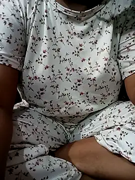 Snapshot of Im_Cute chatting on 10-08-25, 07:55 Im Cute online show from 10-08-25, 07:55