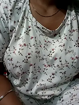 Snapshot of Im_Cute chatting on 10-15-25, 07:47 Im Cute online show from 10-15-25, 07:47