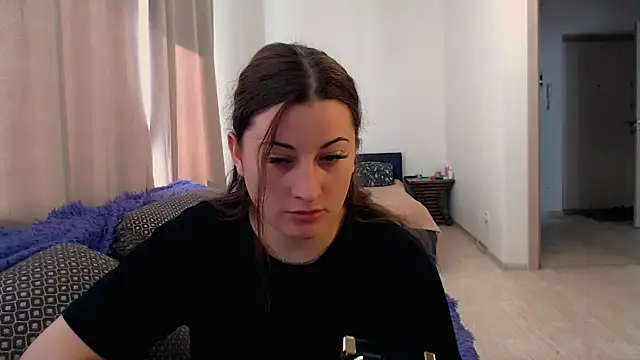 Snapshot of Helen_Adams_ chatting on 06-23-26, 04:54 Helen Adams online show from 06-23-26, 04:54