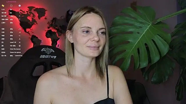 Snapshot of Sam_Klaus chatting on 10-08-25, 09:12 Sam Klaus online show from 10-08-25, 09:12