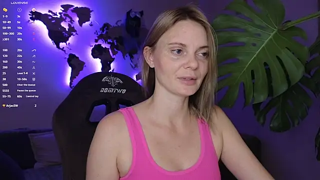 Snapshot of Sam_Klaus chatting on 10-10-25, 08:52 Sam Klaus online show from 10-10-25, 08:52