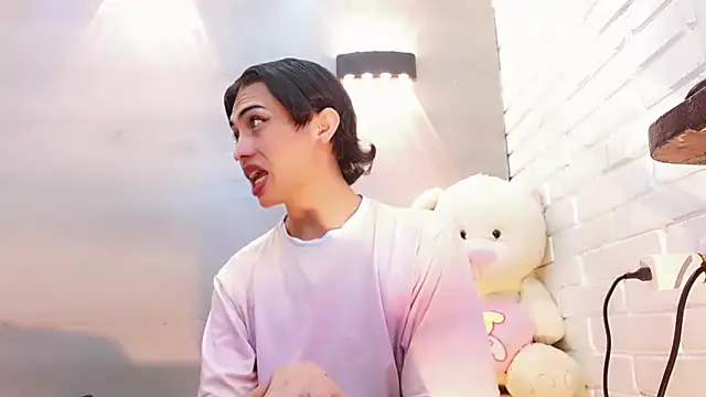 Daniela Pink  online show from 10-17-25, 08:00