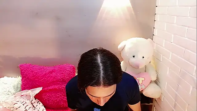 Daniela Pink  online show from 12-19-25, 08:05