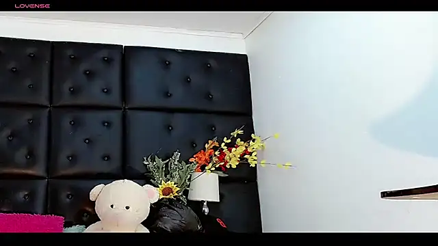 Snapshot of Daniela_Pink_ chatting on 06-17-26, 07:48 Daniela Pink online show from 06-17-26, 07:48