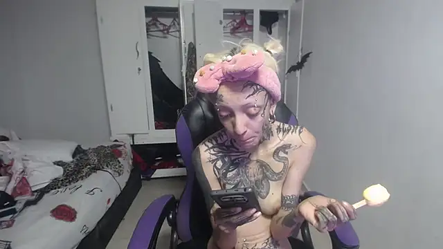 barbara anal squirt  online show from 10-26-25, 03:23