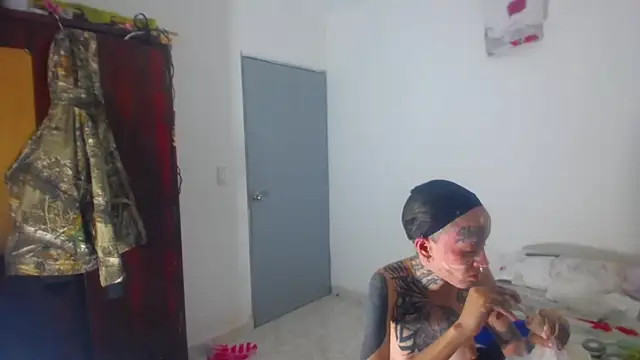 Snapshot of barbara_anal_squirt_ chatting on 05-06-26, 01:03 barbara anal squirt online show from 05-06-26, 01:03