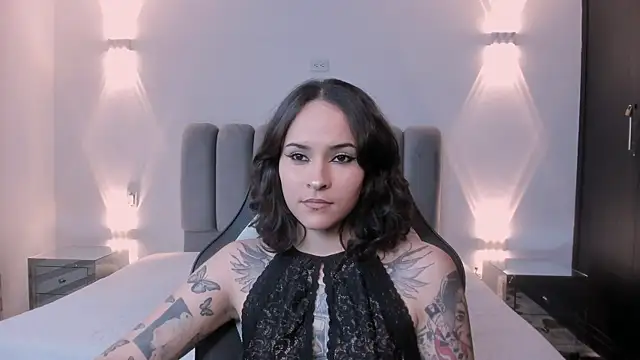 AnnyThompson  online show from 01-10-26, 08:32