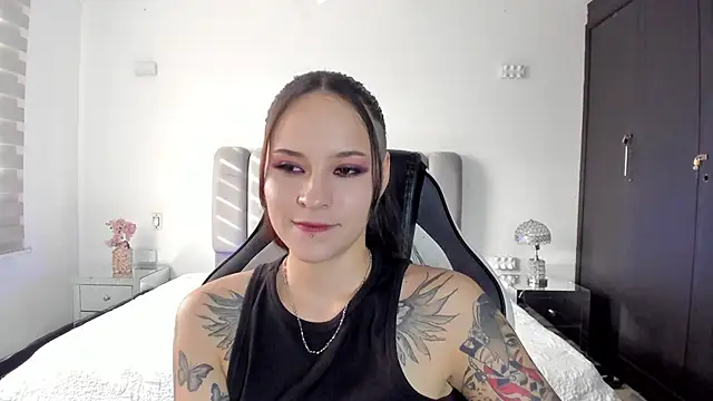 AnnyThompson  online show from 03-10-26, 09:31