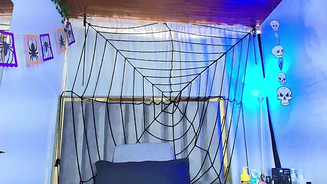 Zoe Curvy online show from 10-26-25, 12:22