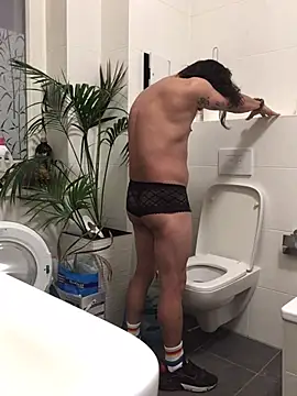 Kiss me2507 online show from 12-31-24, 01:36