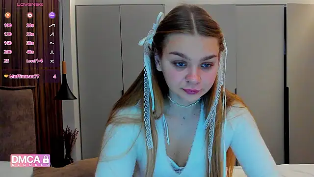 Molly sweetie online show from 11-24-25, 07:30