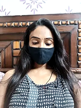 Snapshot of Yours-Bebo chatting on 06-25-26, 10:53 Yours-Bebo online show from 06-25-26, 10:53
