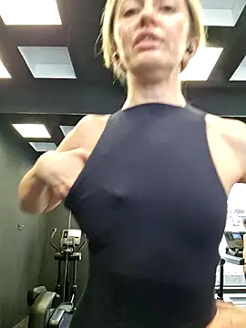 Snapshot of Miss____Mia_ chatting on 02-28-25, 12:09 Miss    Mia  online show from 02-28-25, 12:09