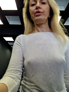 Snapshot of Miss____Mia_ chatting on 03-01-25, 12:23 Miss    Mia  online show from 03-01-25, 12:23