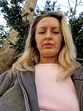 Snapshot of Miss____Mia_ chatting on 03-21-25, 11:12 Miss    Mia  online show from 03-21-25, 11:12