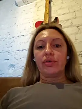 Snapshot of Miss____Mia_ chatting on 09-28-25, 08:52 Miss    Mia  online show from 09-28-25, 08:52