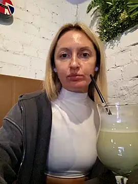 Snapshot of Miss____Mia_ chatting on 10-02-25, 09:27 Miss    Mia  online show from 10-02-25, 09:27