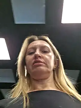 Miss    Mia  online show from 12-16-25, 09:14