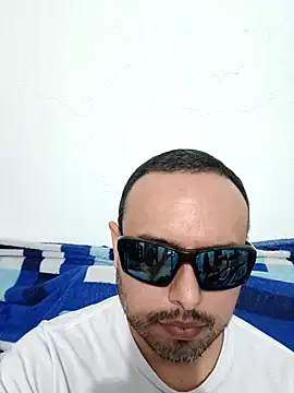 Snapshot of ElSunEagle chatting on 03-21-26, 02:16 ElSunEagle online show from 03-21-26, 02:16