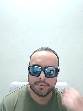 Snapshot of ElSunEagle chatting on 03-27-26, 03:56 ElSunEagle online show from 03-27-26, 03:56