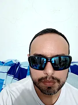 Snapshot of ElSunEagle chatting on 04-01-26, 02:23 ElSunEagle online show from 04-01-26, 02:23