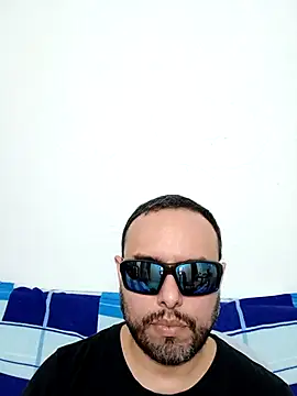 Snapshot of ElSunEagle chatting on 04-03-26, 01:58 ElSunEagle online show from 04-03-26, 01:58