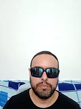 Snapshot of ElSunEagle chatting on 04-04-26, 02:43 ElSunEagle online show from 04-04-26, 02:43