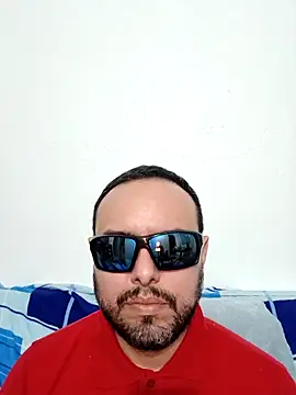 Snapshot of ElSunEagle chatting on 04-05-26, 02:20 ElSunEagle online show from 04-05-26, 02:20