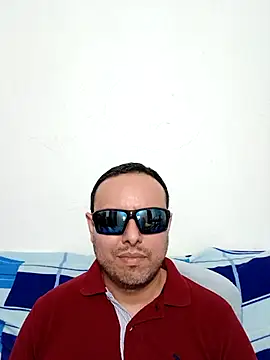 Snapshot of ElSunEagle chatting on 04-13-26, 02:28 ElSunEagle online show from 04-13-26, 02:28