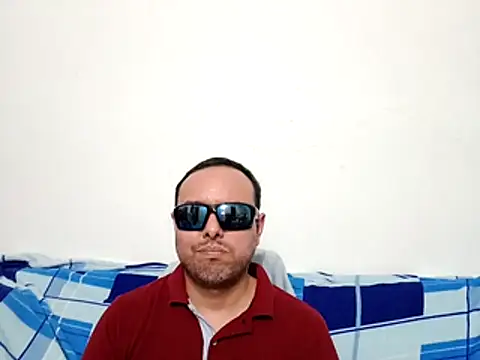 Snapshot of ElSunEagle chatting on 04-15-26, 02:07 ElSunEagle online show from 04-15-26, 02:07