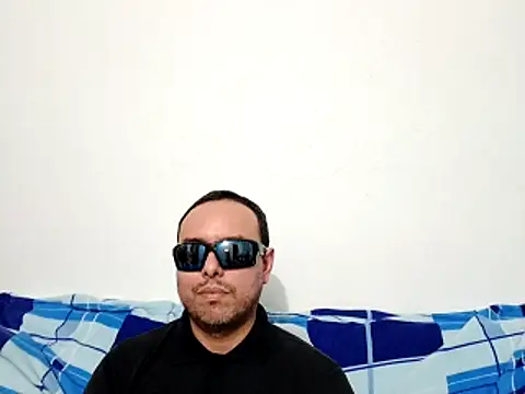 Snapshot of ElSunEagle chatting on 04-16-26, 01:50 ElSunEagle online show from 04-16-26, 01:50