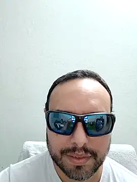Snapshot of ElSunEagle chatting on 05-02-26, 02:38 ElSunEagle online show from 05-02-26, 02:38