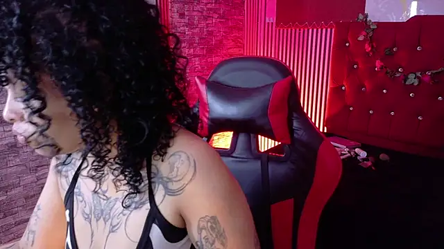 Snapshot of miahernadez303av chatting on 06-30-26, 03:40 miahernadez303av online show from 06-30-26, 03:40