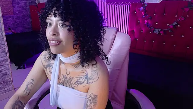 Snapshot of miahernadez303av chatting on 07-07-26, 06:47 miahernadez303av online show from 07-07-26, 06:47
