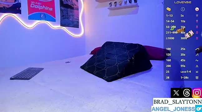 Snapshot of Brad-Slayton chatting on 03-13-25, 09:16 Brad-Slayton online show from 03-13-25, 09:16