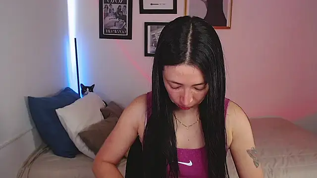 lilyy evanss online show from 02-11-25, 07:48