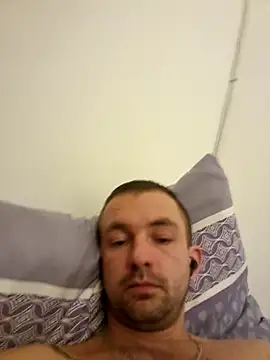 Snapshot of magicSeX4You chatting on 02-08-25, 04:36 magicSeX4You online show from 02-08-25, 04:36