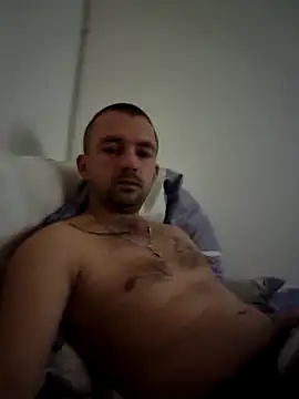 Snapshot of magicSeX4You chatting on 03-18-25, 04:48 magicSeX4You online show from 03-18-25, 04:48