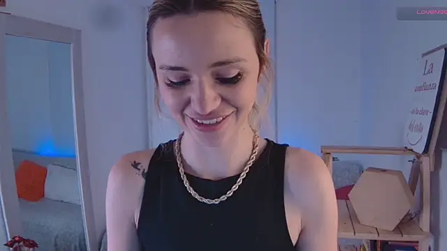 Lucy Princes online show from 01-20-25, 02:43