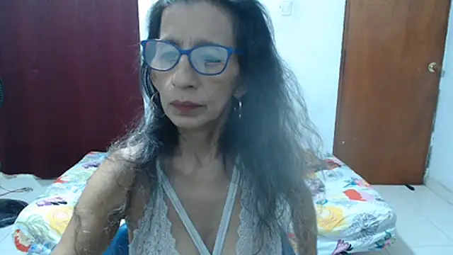 Snapshot of luz_stella chatting on 06-23-26, 03:48 luz stella online show from 06-23-26, 03:48