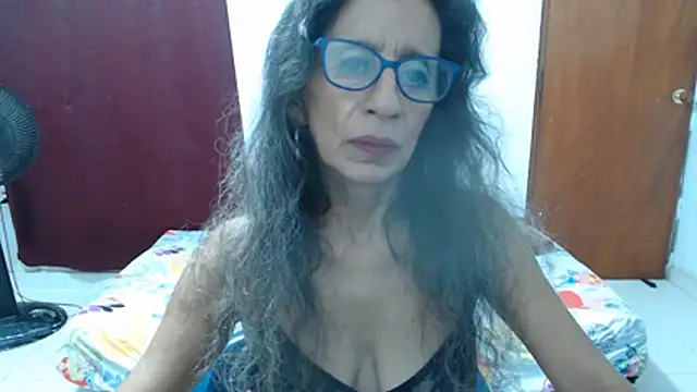 Snapshot of luz_stella chatting on 06-25-26, 04:34 luz stella online show from 06-25-26, 04:34